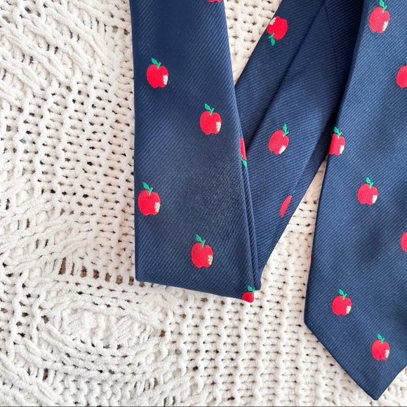 Culwell & Son Navy Blue with Apples Men’s Necktie - Picture 8 of 12